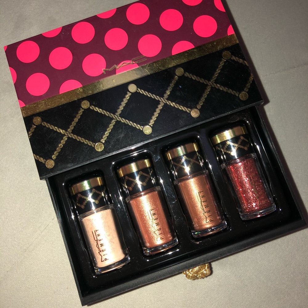 Mac nutcracker bronze pigments and glitter kit